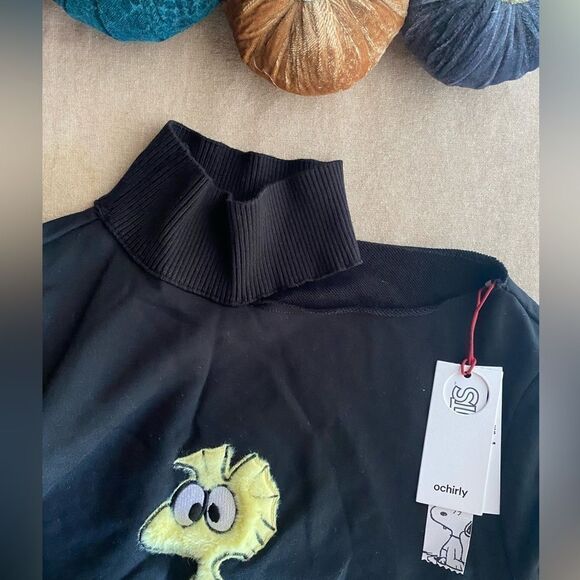 Ochirly x peanuts black turtleneck sweater with one shoulder bare size medium - Picture 7 of 15